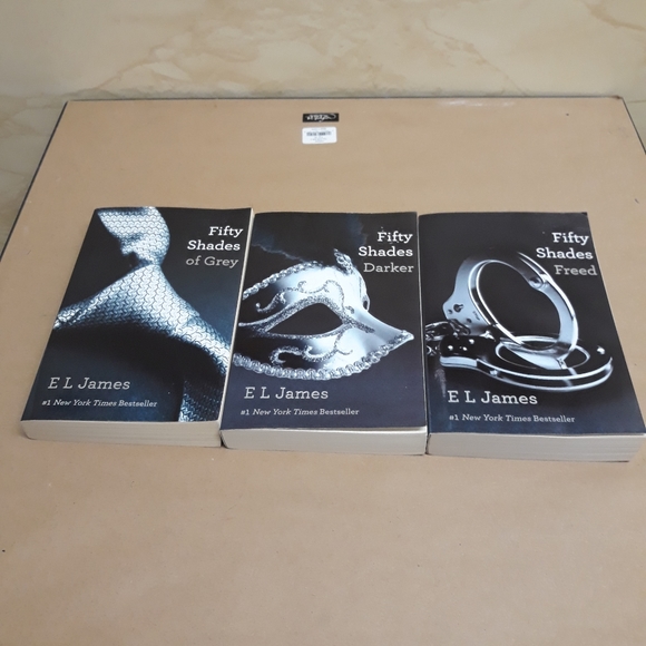 Lot of 3 E.L. James Fifty Shades of Grey Softcover - Picture 3 of 8